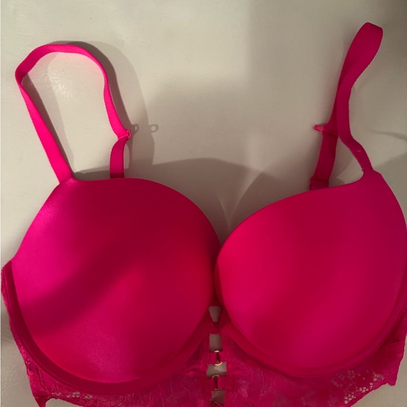 Beyond Sexy Bra - Picture 2 of 4